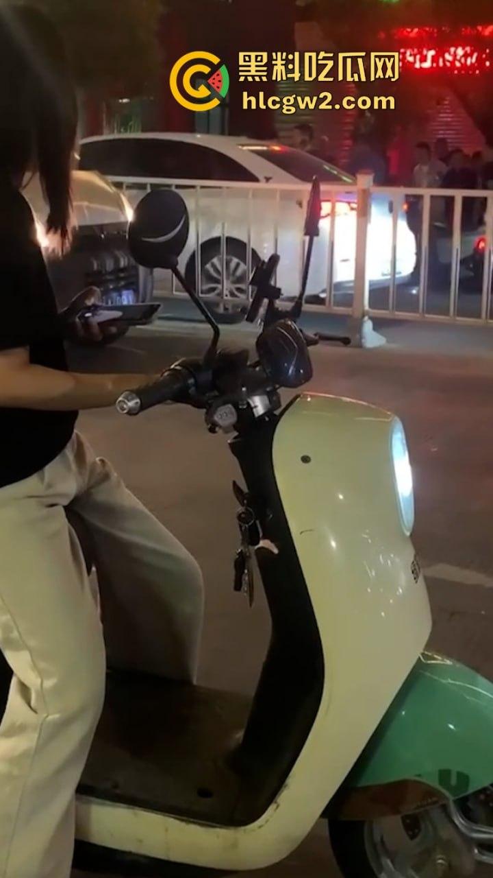 “晕倒前先把微信记录清一下!”潮汕东彩路精神小伙酒后驾摩托车狂飙酿车祸 不顾断腿先拿手机 这是有啥秘密啊?