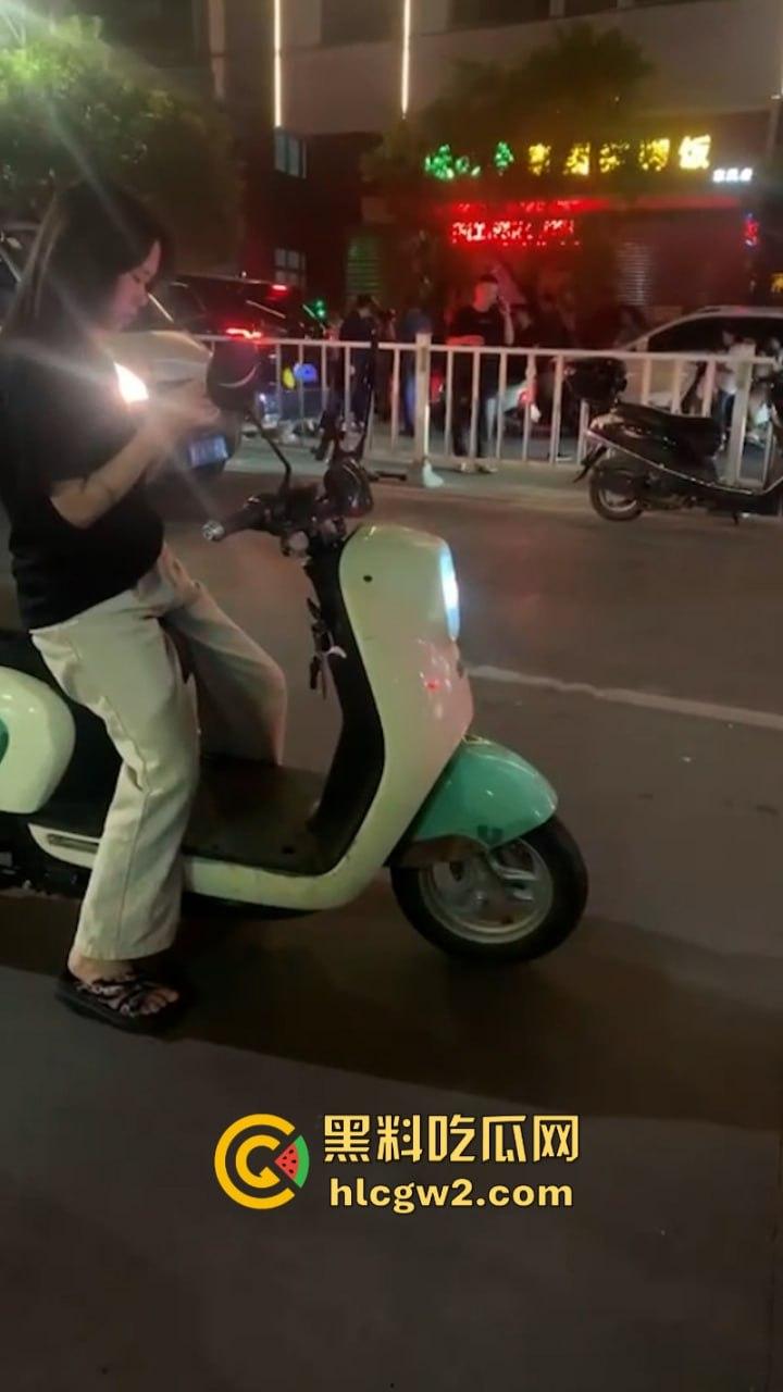 “晕倒前先把微信记录清一下!”潮汕东彩路精神小伙酒后驾摩托车狂飙酿车祸 不顾断腿先拿手机 这是有啥秘密啊?