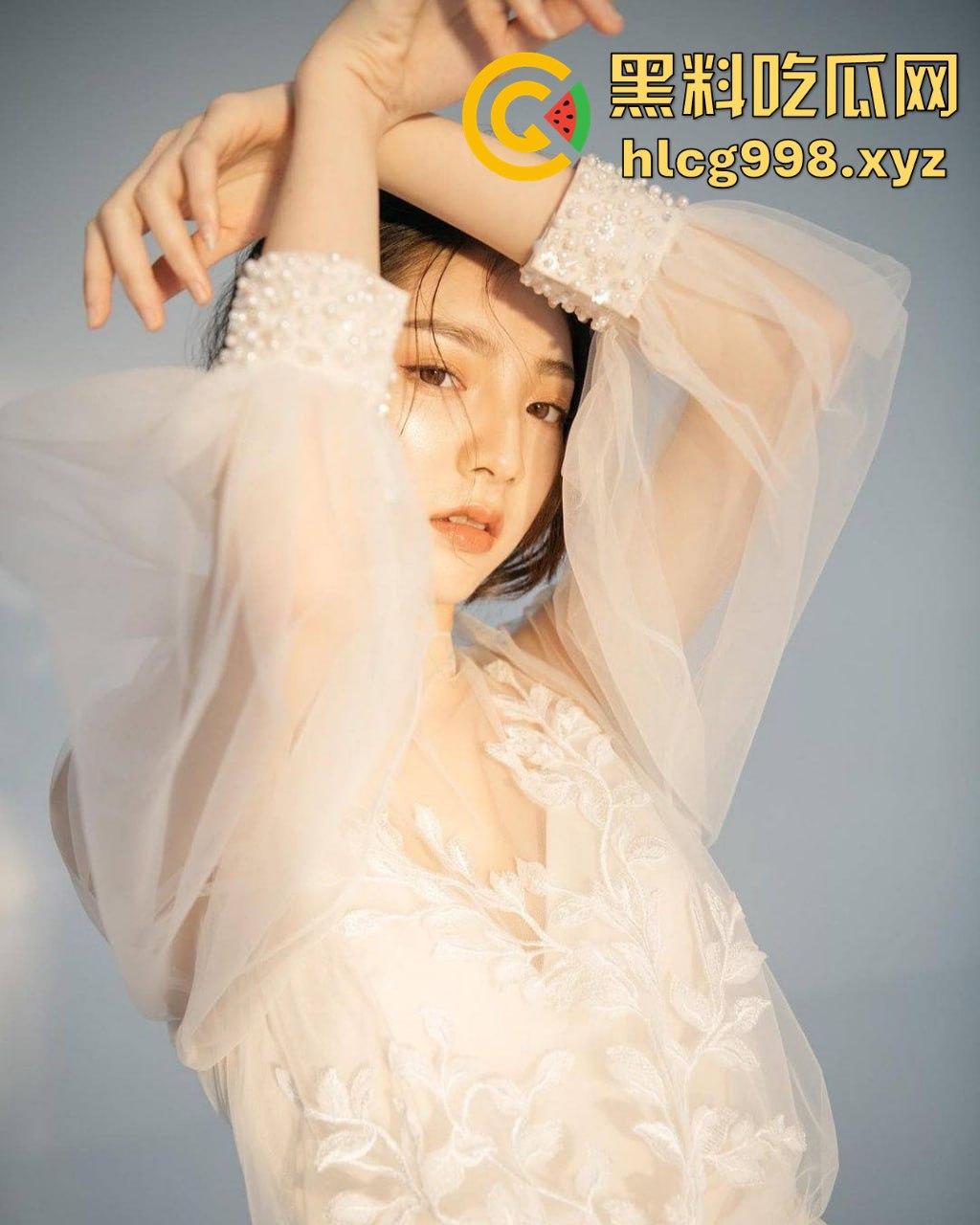 台湾模特【汪淼】骚气十足!情趣内衣轮着换,大长腿让老公天天交公粮撑不住!