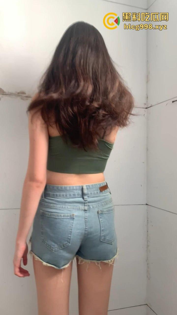 台湾模特【汪淼】骚气十足!情趣内衣轮着换,大长腿让老公天天交公粮撑不住!