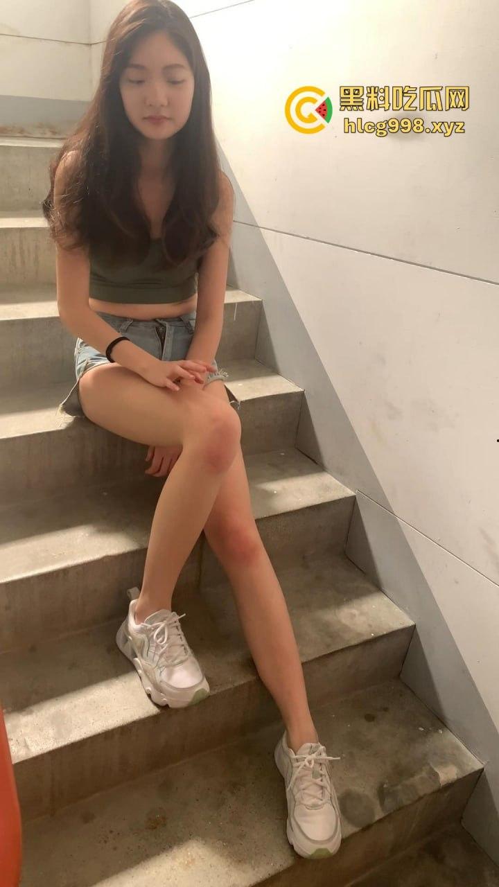 台湾模特【汪淼】骚气十足!情趣内衣轮着换,大长腿让老公天天交公粮撑不住!