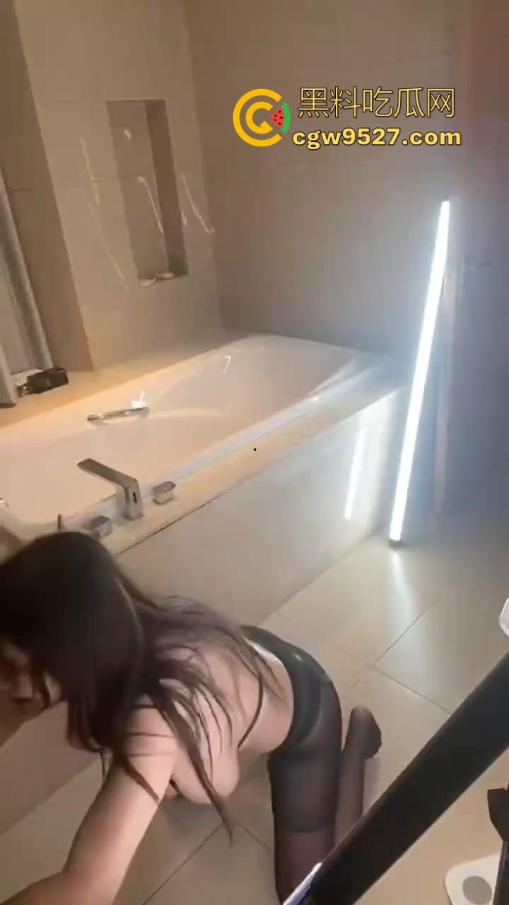 这就是为什么我要买单反!为什么要学摄影的原因,只要渠道好大奶母狗随便拍,拍完还能猛插享受一番!