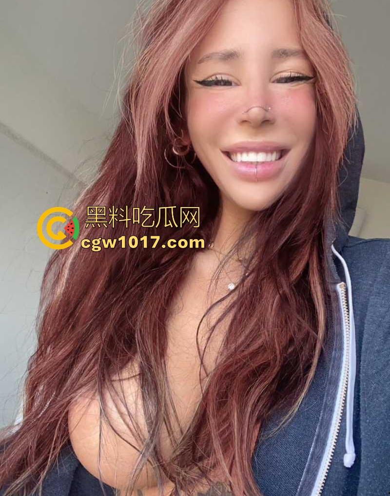 外网巨乳福利姬【AlexisMucci】最新作品流出,G杯大奶魔鬼身材,扭腰摆臀粗黑假屌自慰,真想冲屏狂操!