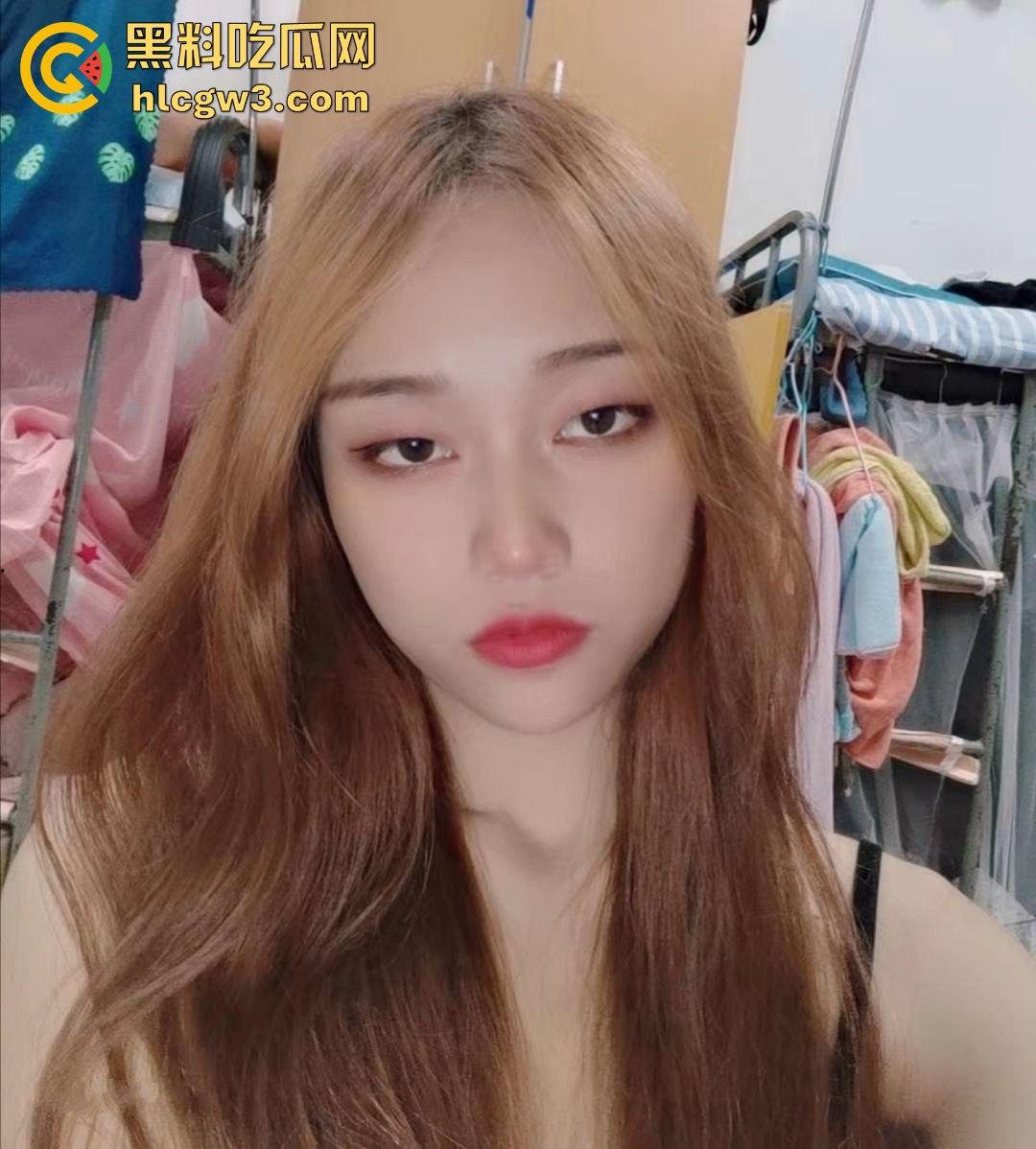 西安交大清纯校花【黎诗雨】私密自拍外流!清纯脸蛋配骚浪劲儿,男友大棒伺候叫声销魂惹全网嗨翻!