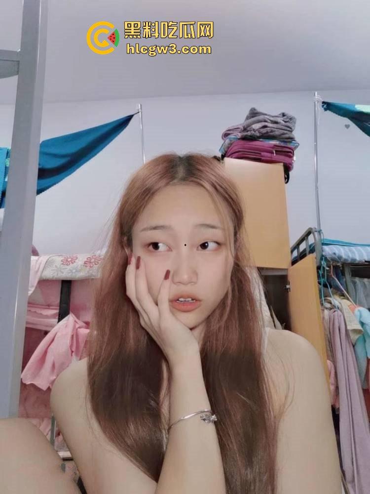 西安交大清纯校花【黎诗雨】私密自拍外流!清纯脸蛋配骚浪劲儿,男友大棒伺候叫声销魂惹全网嗨翻!