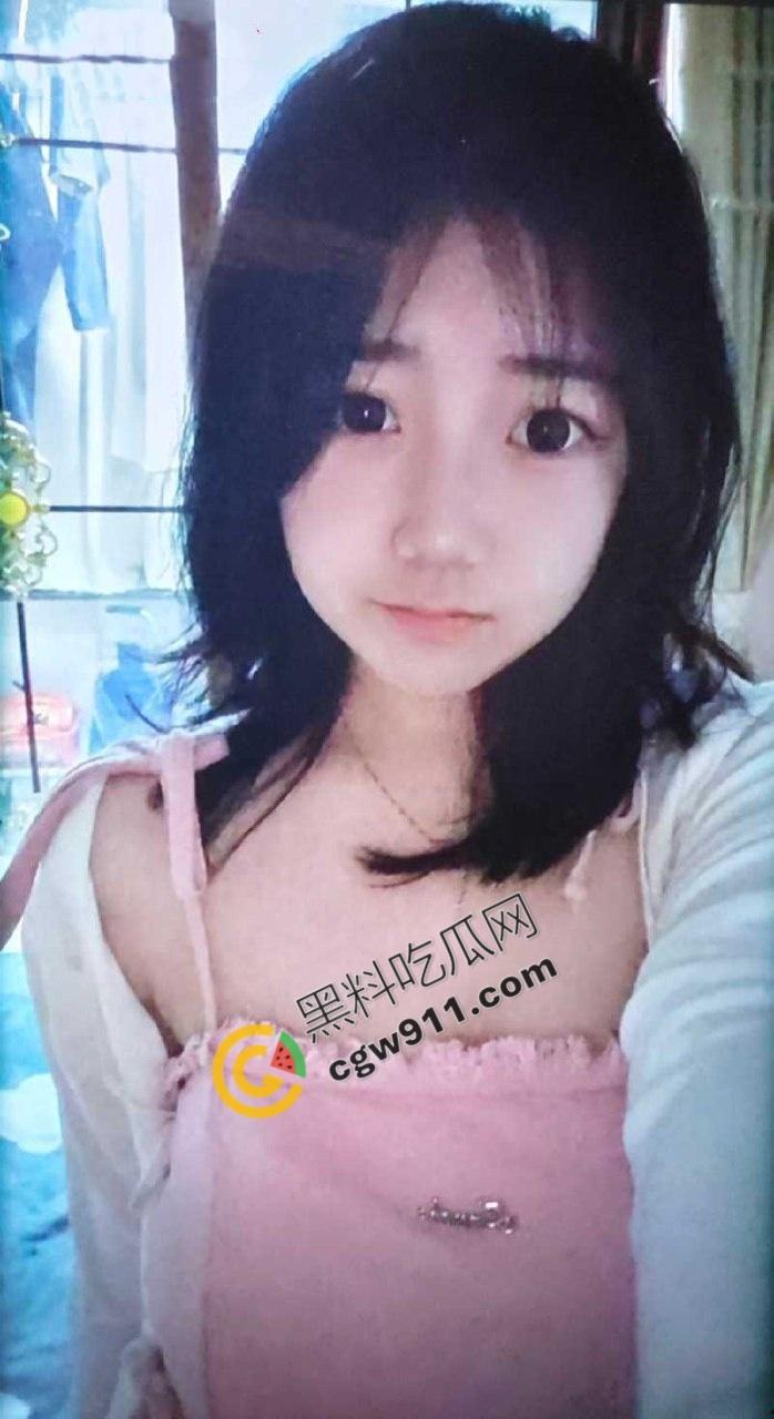 山东巨乳人妻【颜丽君】与精神小伙偷情视频外流,肥臀大骚穴,天生欠干,小穴被彻底玩烂!