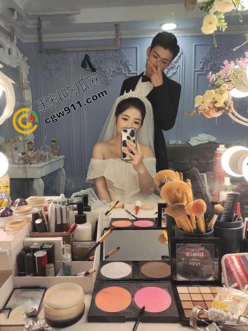 山东巨乳人妻【颜丽君】与精神小伙偷情视频外流,肥臀大骚穴,天生欠干,小穴被彻底玩烂!