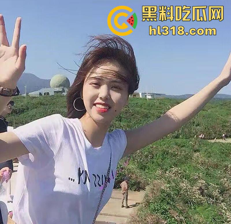 神似王祖贤的校花女神,身材极品大长腿白嫩诱人,被老司机学长拿下,酒店露脸啪啪无套内射!