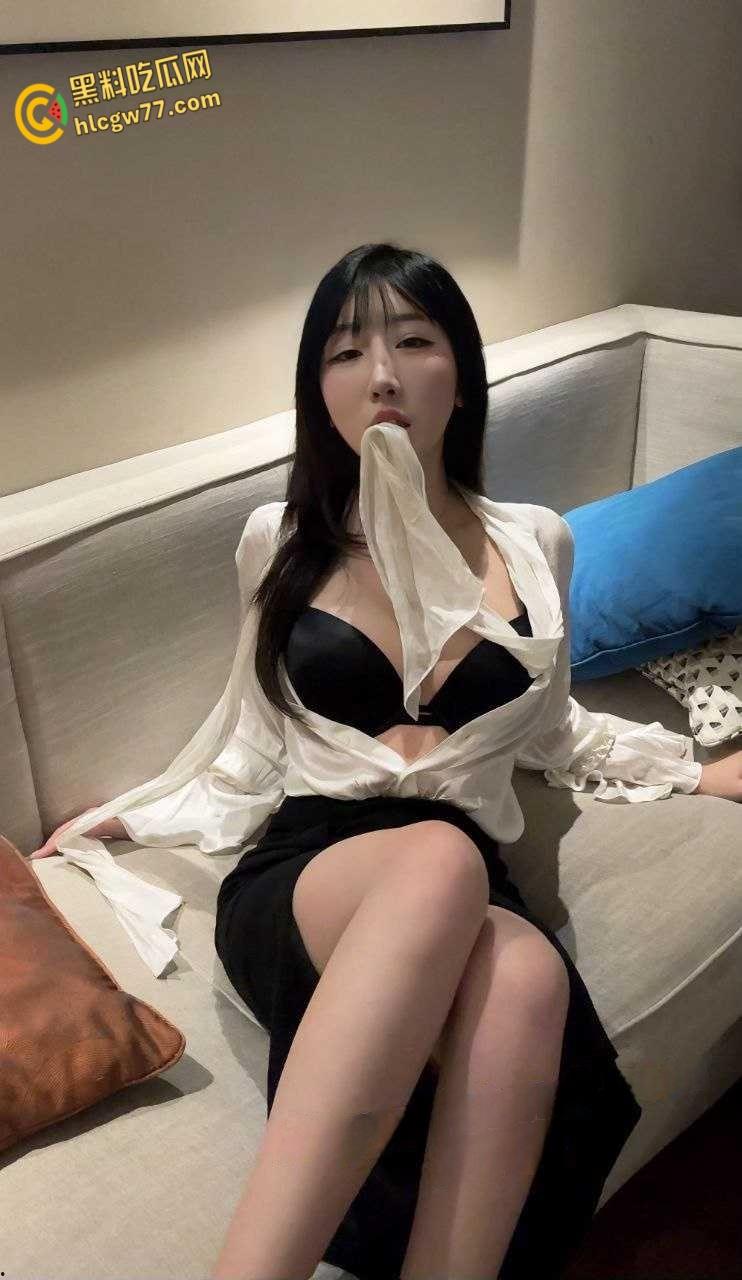 推特极品蜜桃臀少女 酣睡小熊 大秀巨乳肥臀身姿送出福利 海量视图资源疯传全网!