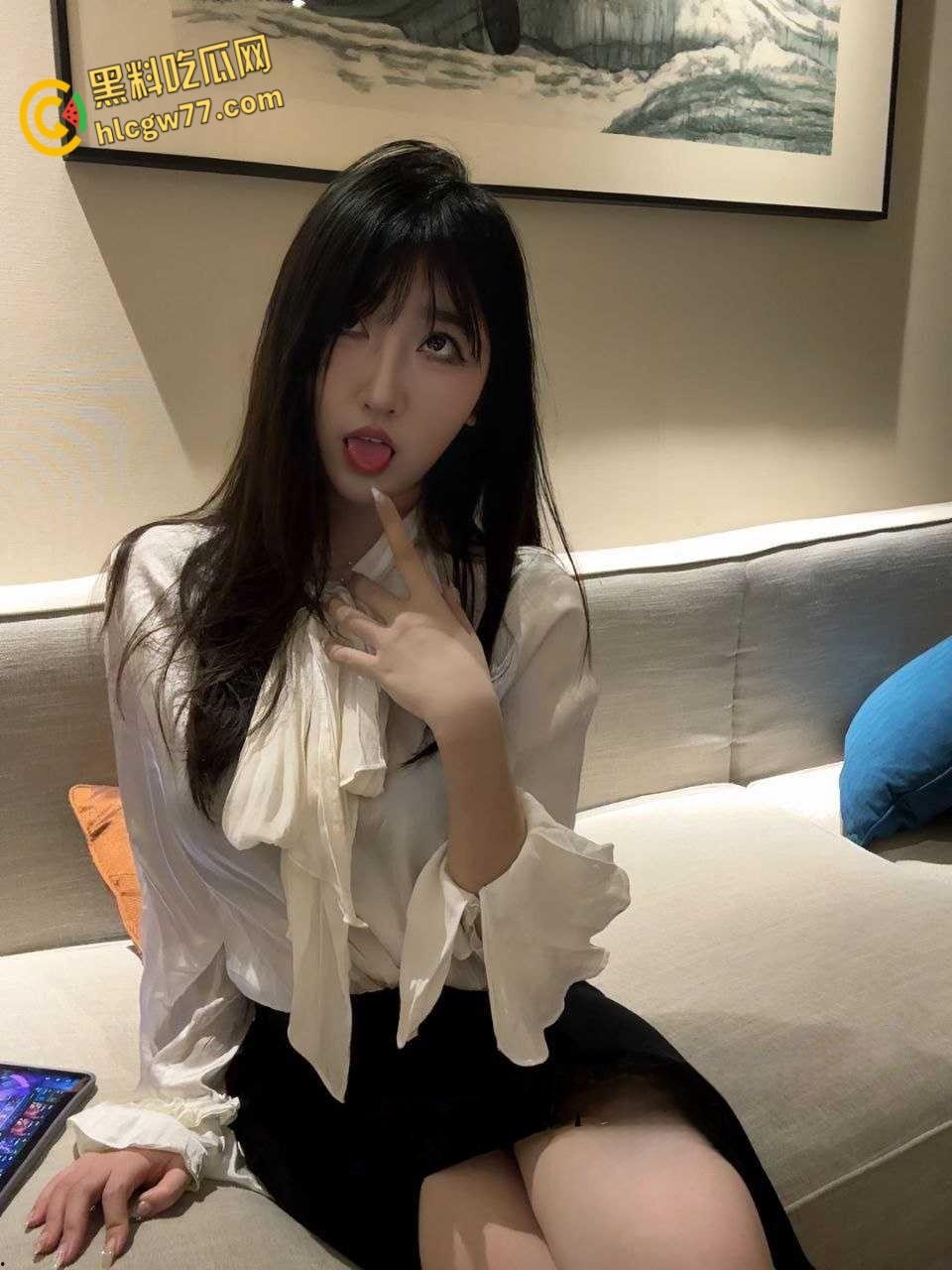 推特极品蜜桃臀少女 酣睡小熊 大秀巨乳肥臀身姿送出福利 海量视图资源疯传全网!