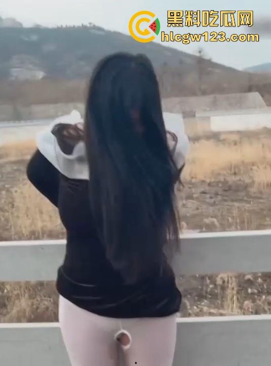 反差抖M少妇户外露出 敏感人妻极致潮喷 换衣塞跳蛋 手铐脚镣喷尿 臊味十足尺度炸裂!