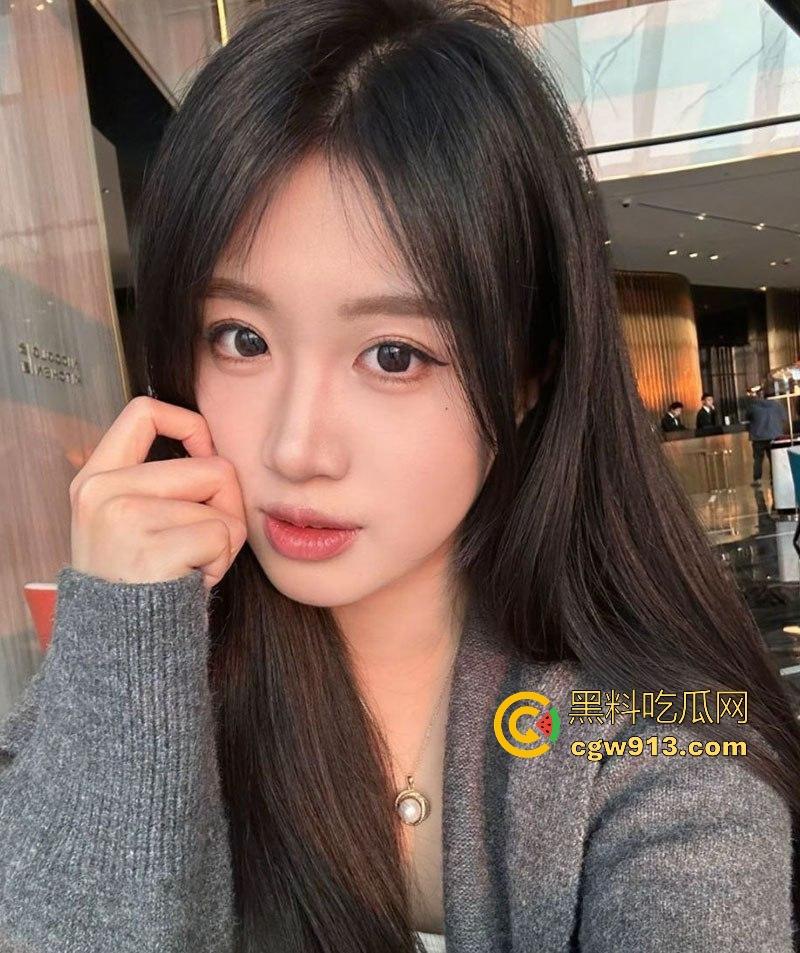 南京大学极品反差婊【李诺南】外表清纯床上淫荡，身材曼妙眼神魅惑，深喉骑乘骚劲十足！