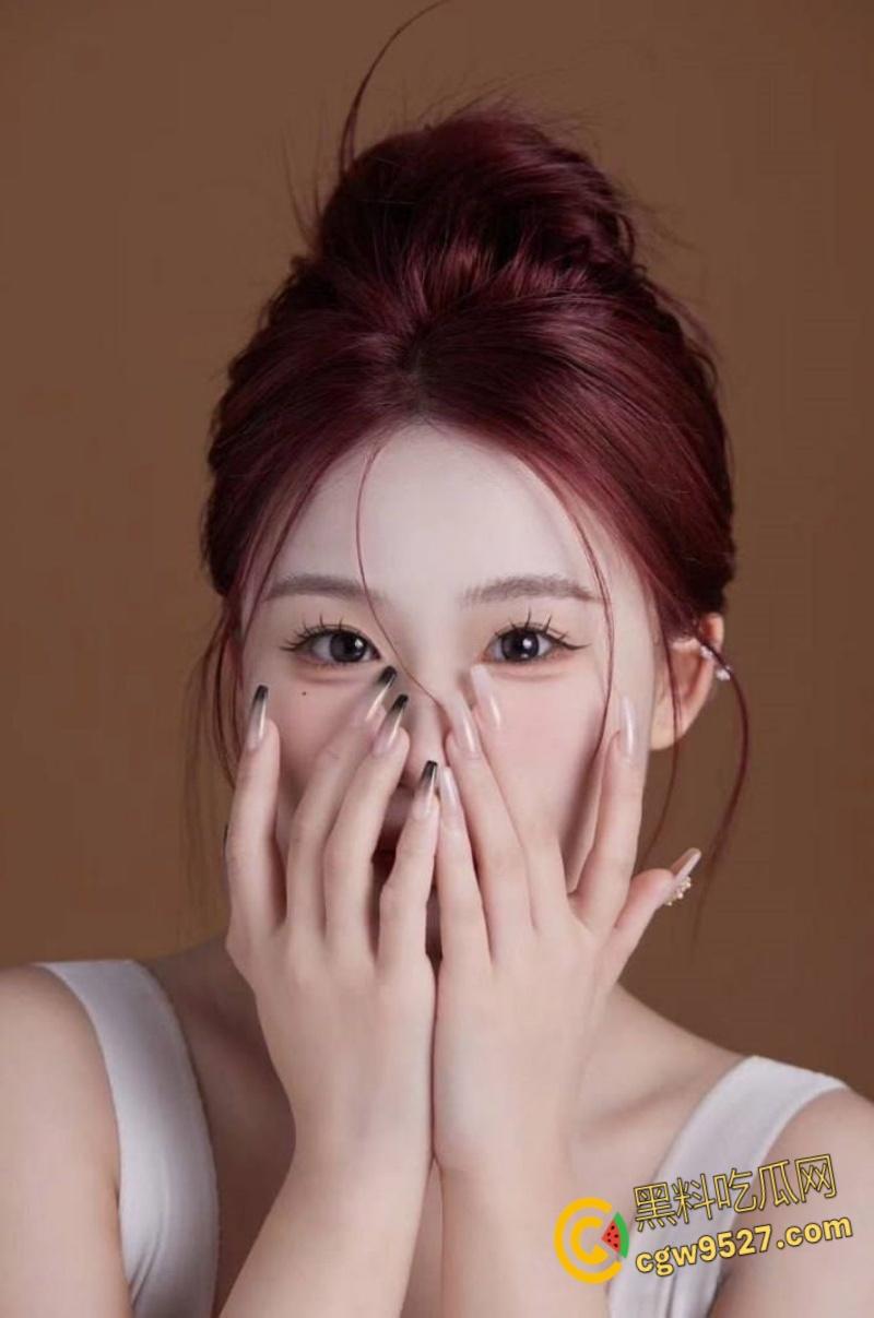 杭州反差母狗【武杭霏霏】，高跟鞋大长腿淘宝模特，下班主动求操性感撩人，肛塞调教后入小骚穴！