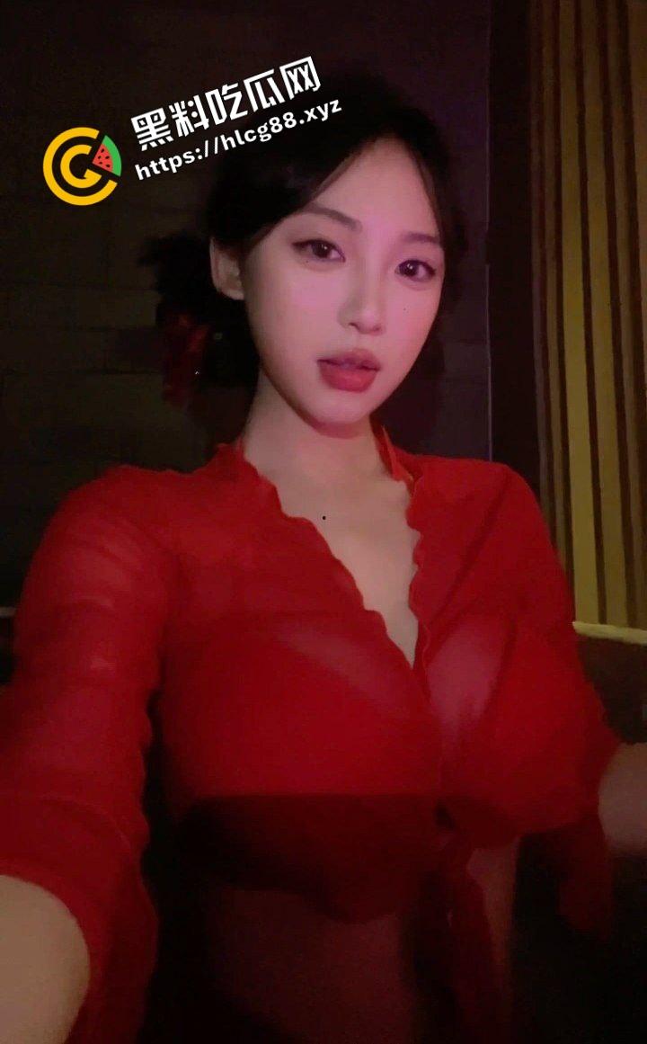 小蝌蚪找妈妈猎奇调教！将骚鸡少妇丢进池塘喂小鱼，发臭骚逼吸引蝌蚪钻逼与卵细胞结合！