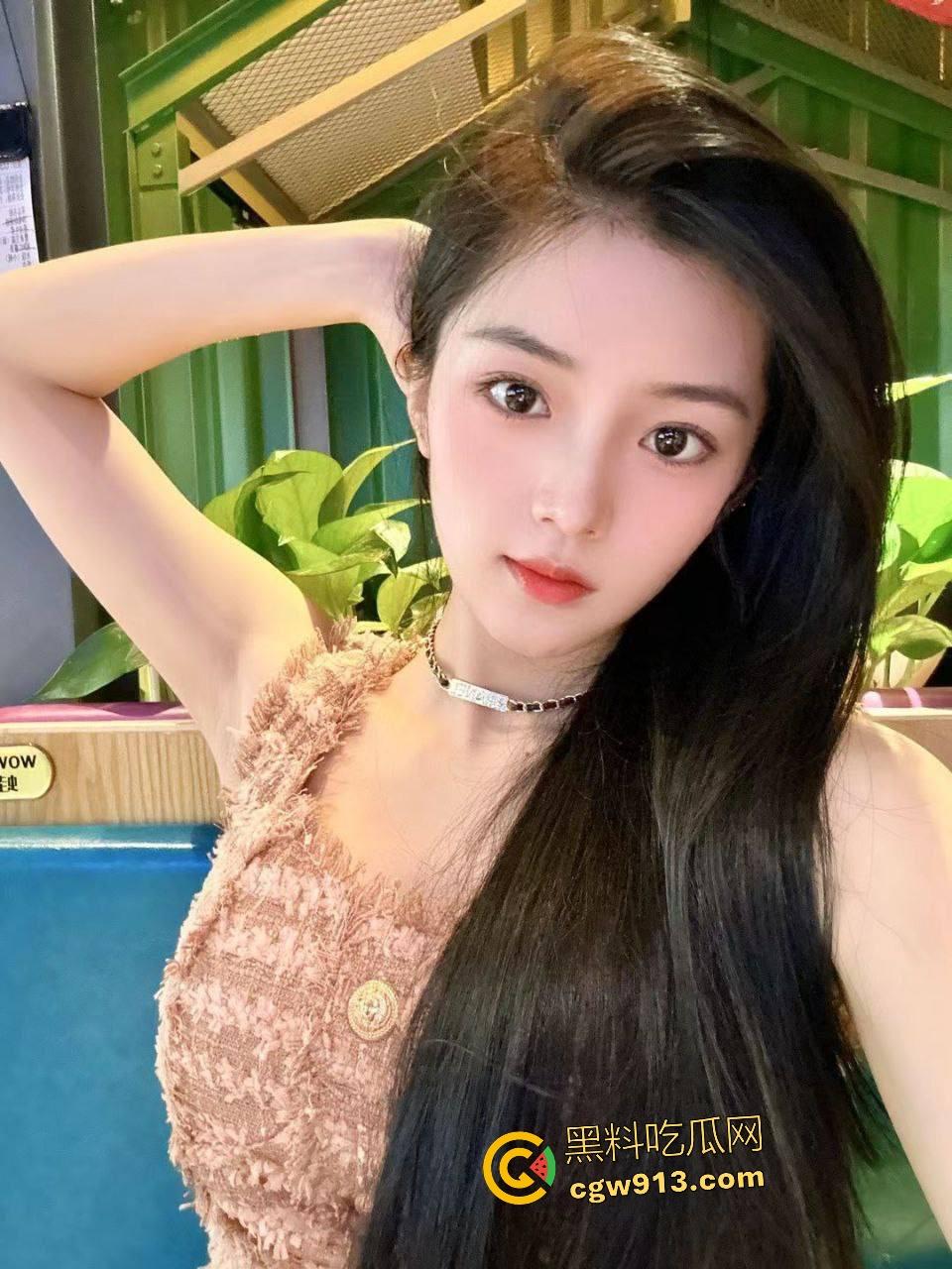 上海大学校花【邓乔馨】被金主包养!高颜值少女面无表情自慰鸡巴,口交男友画风突变眼神销魂!