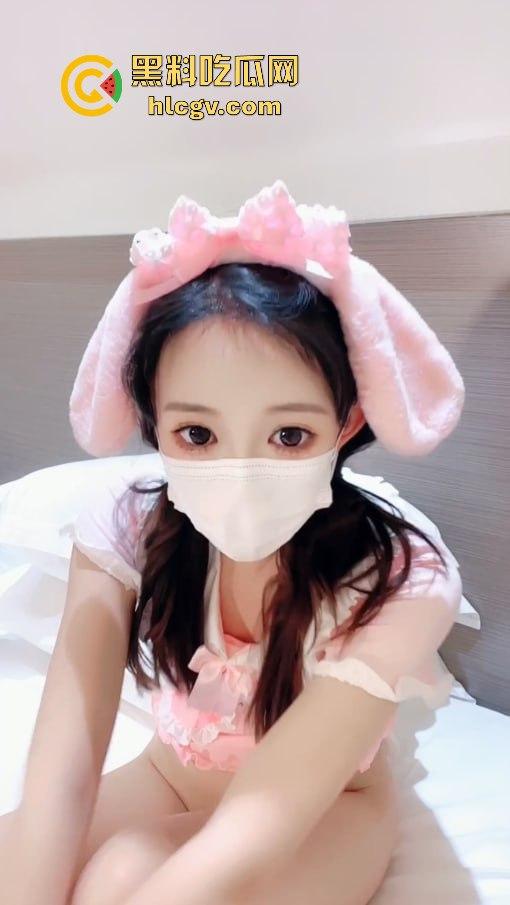 广西清纯厂妹【胡小宁】下海变身母狗!大叔暴操粉穴嫩妹,颜值稚嫩却毫无保留掰腿狂插!