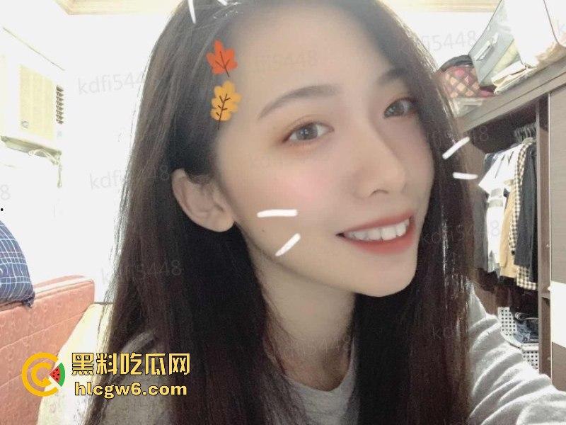 极品兔牙女大学生【杨萌】直播发骚 岔腿直播露奶露逼 被录屏指证后说自己有第二人格!