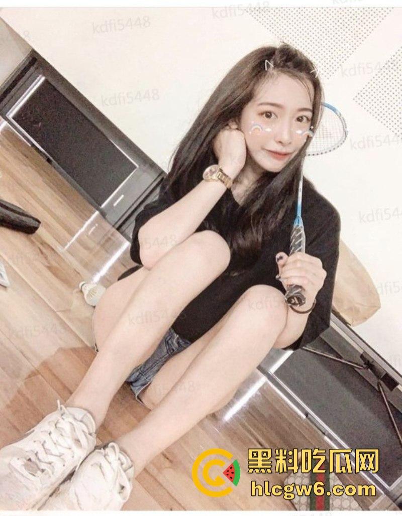 极品兔牙女大学生【杨萌】直播发骚 岔腿直播露奶露逼 被录屏指证后说自己有第二人格!