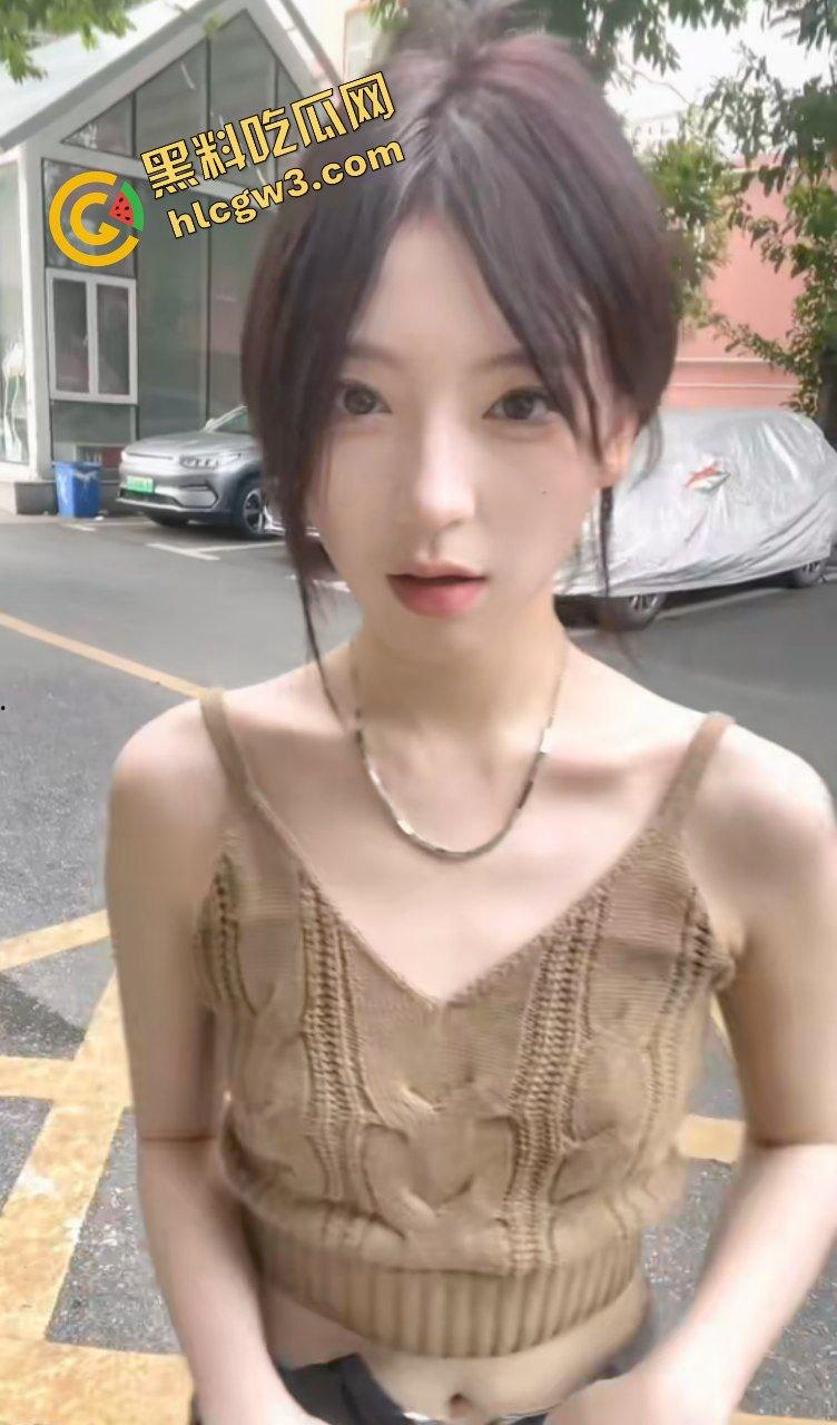 广州南站小巷子母狗骚鸡妹『唐妙怡』做鸡被大哥看上包养 情趣黑丝站起来蹬！独家流出！