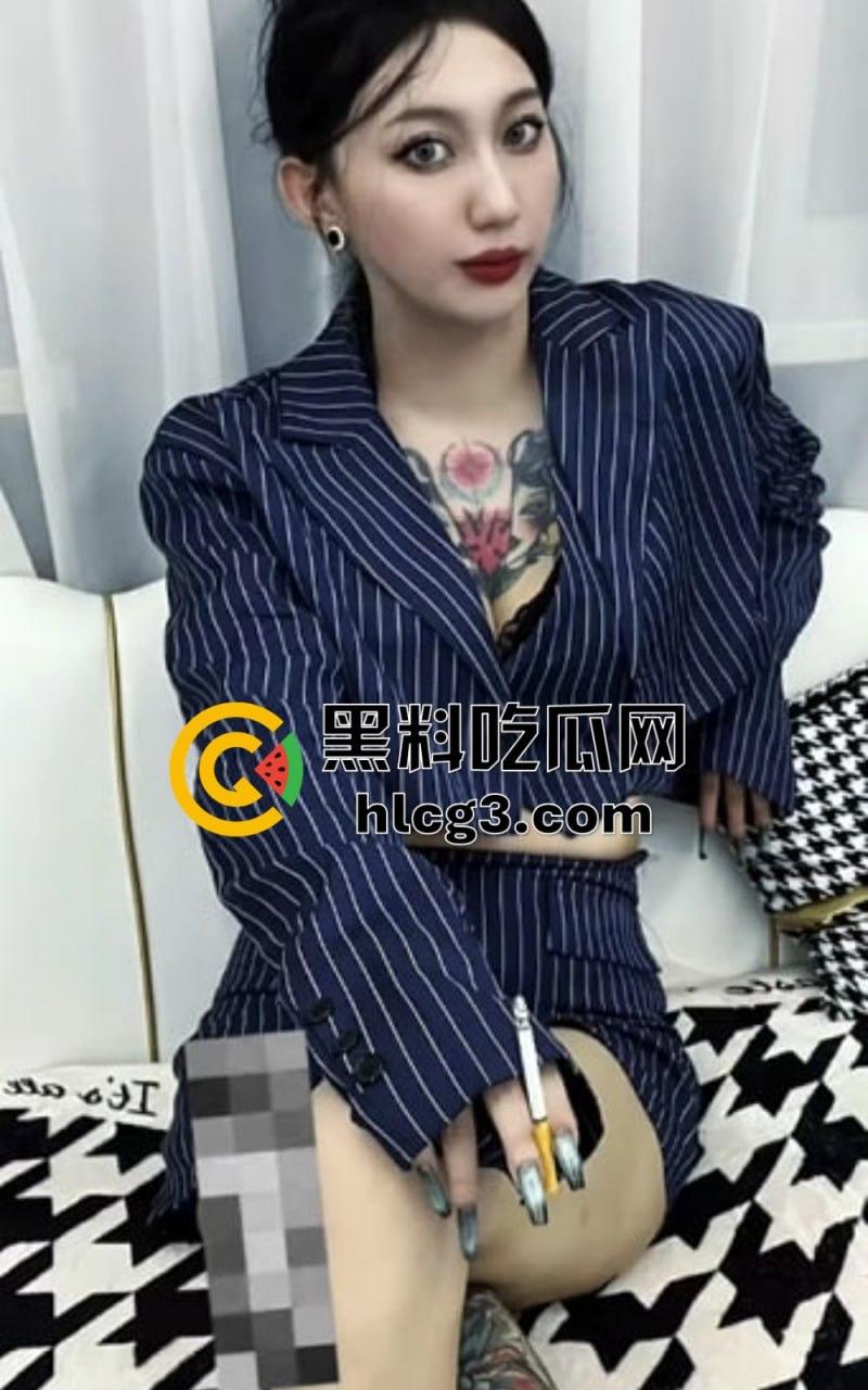 快手爆炸丑闻!纹身女神『彤謌』与榜大哥私会渔网做爱视频外泄,清纯颜值暗藏“风骚”真相!