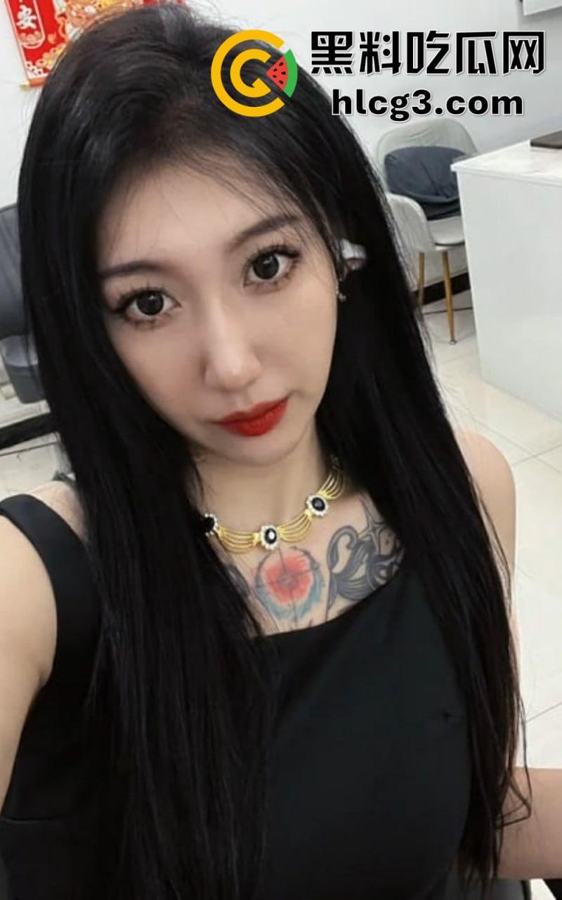 快手爆炸丑闻!纹身女神『彤謌』与榜大哥私会渔网做爱视频外泄,清纯颜值暗藏“风骚”真相!