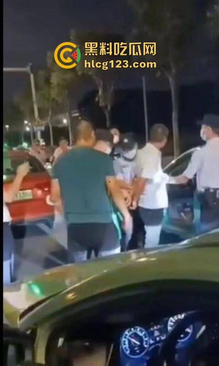 作死系列!出租车猥亵醉酒妹子 还拍视频炫耀?自带犯罪全过程 警察都笑了