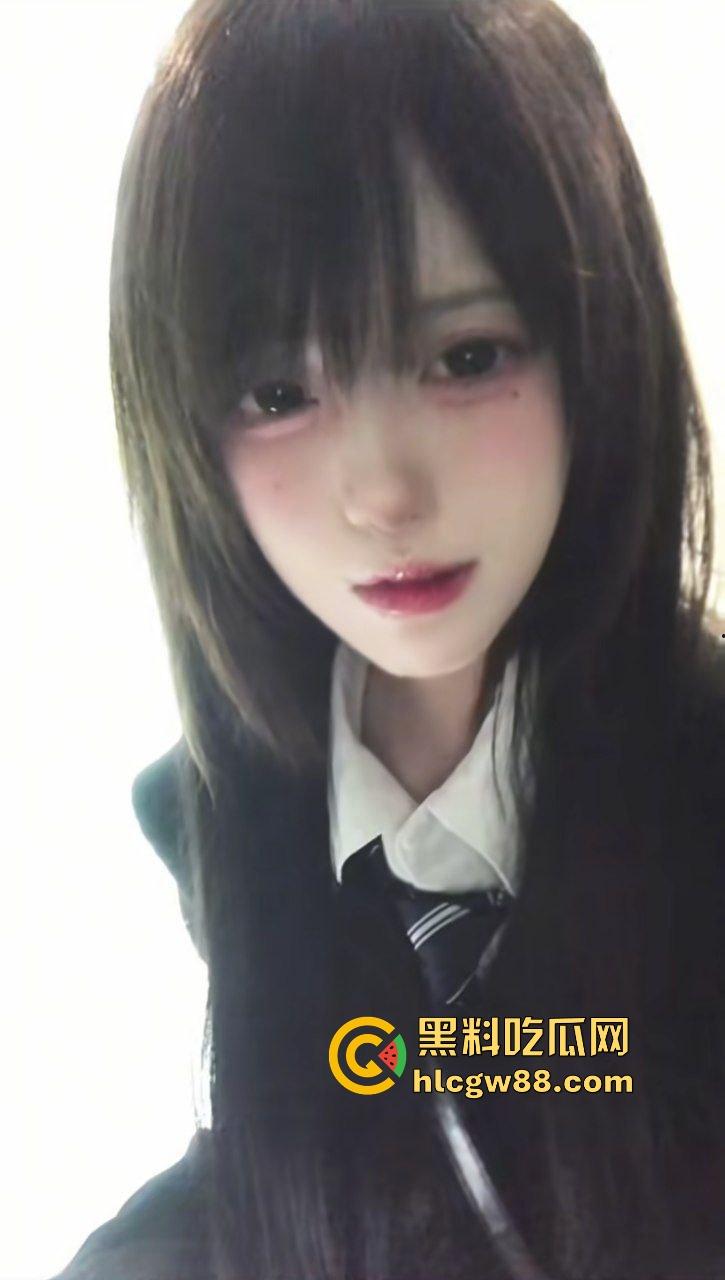 帅哥社交软件网聊反差大学妹【陈珂】加V线下约炮淫荡吃鸡巴,享受肉体碰撞后入猛操!