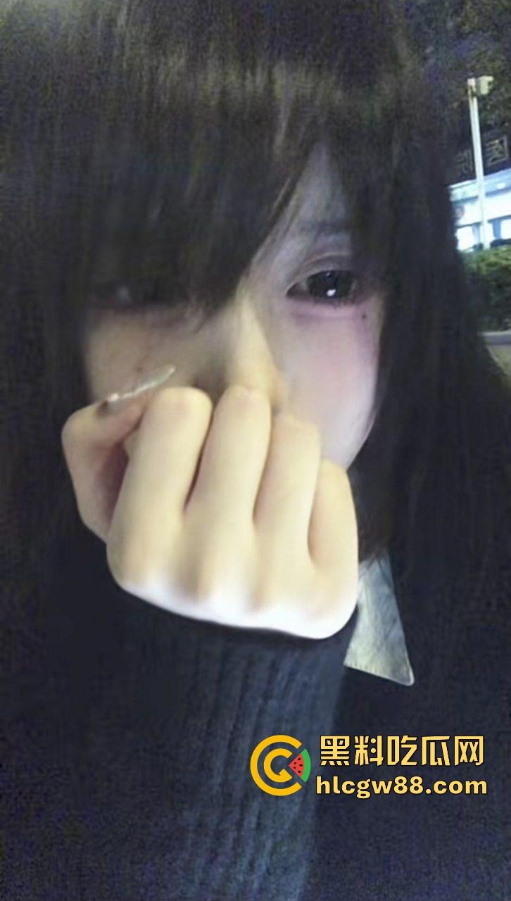 帅哥社交软件网聊反差大学妹【陈珂】加V线下约炮淫荡吃鸡巴,享受肉体碰撞后入猛操!