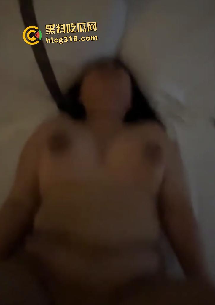 微胖巨乳母狗老师【王慧】约炮篮球小伙!丰满身材奶子能把这篮球射手防死了!