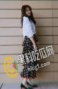 反差纯情女大学生 Ahri0716的放荡生活合集！全裸秀无毛一线天嫩穴展露无余！