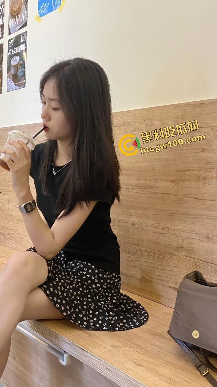 海南文昌反差骚鸡人妻【蒋怡琳】与猛男房间各种姿势,爆操白虎无毛骚逼,独家曝光流出!