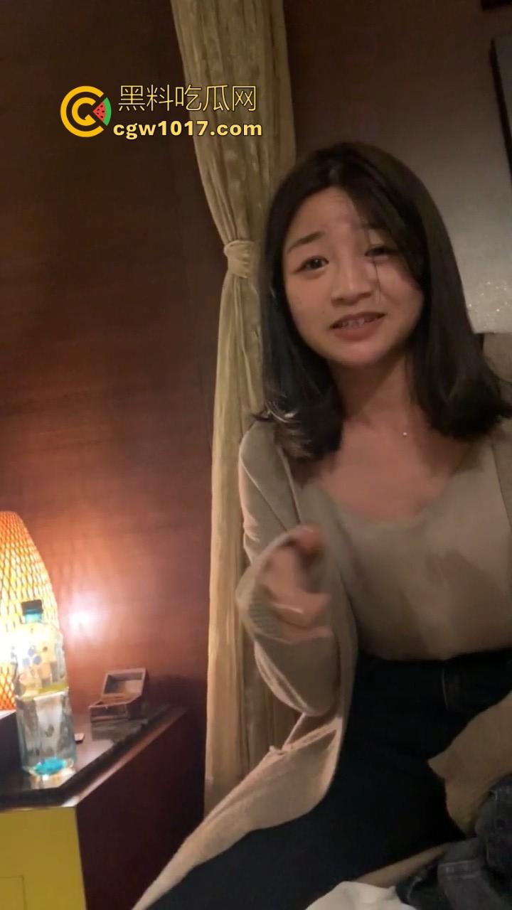 骚的不一定是小姐，还有可能是销售！半哄半骗灌醉到酒店，一晚上干了她无数次，原来这就是销冠！