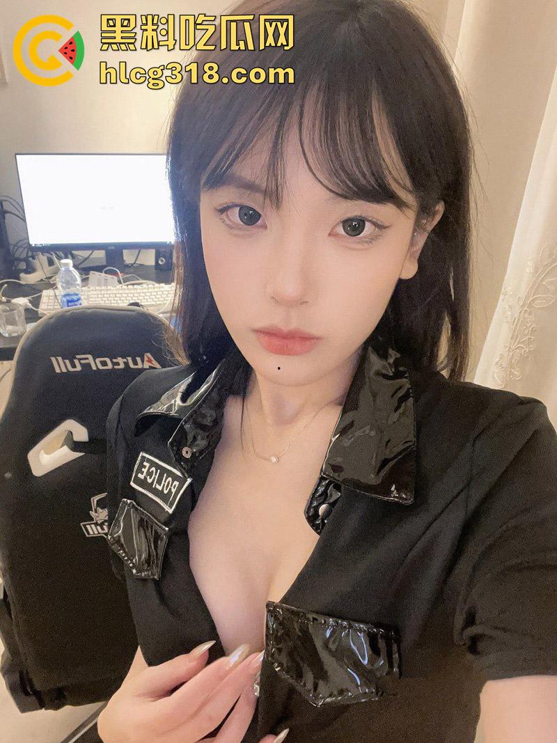 B站颜值御姐【香草姐姐】,极品身材性感尤物,私下却也是富人的母狗,被大哥后入蜜桃臀视频流出!