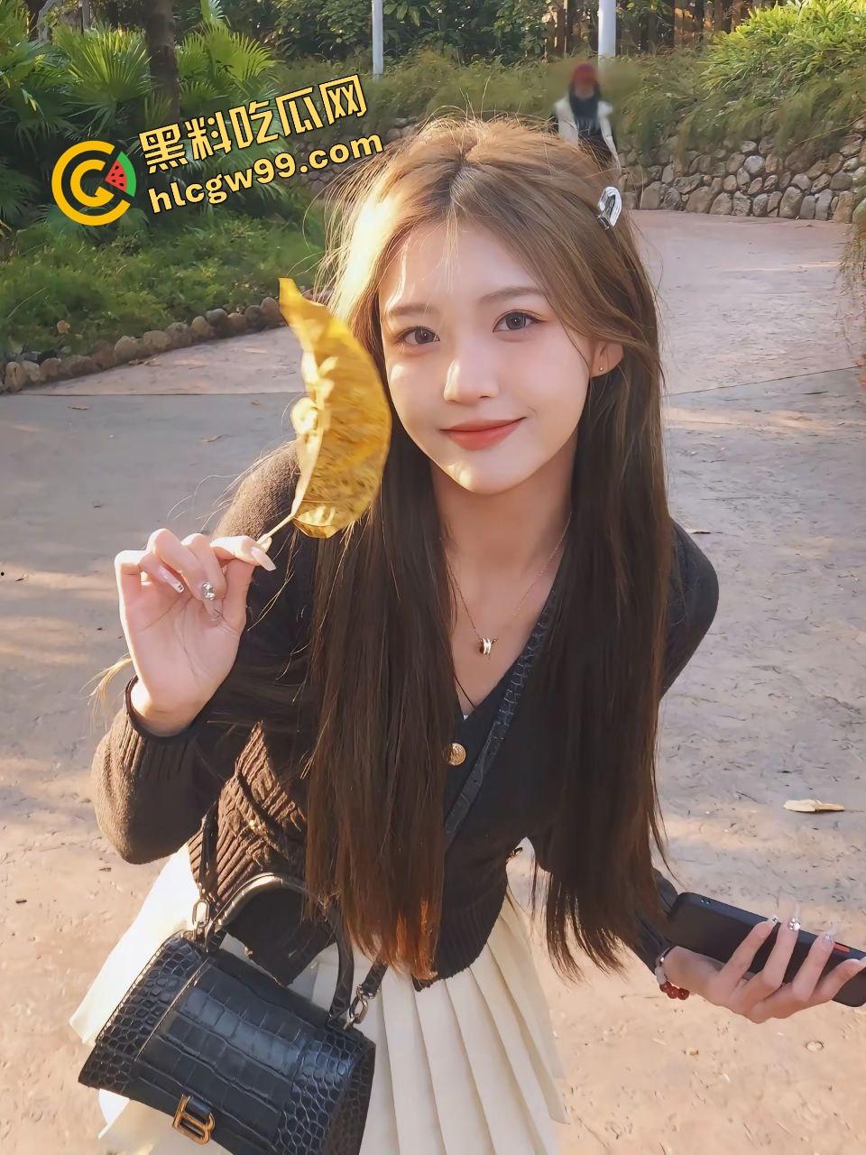 南宁甜美御姐模特骚逼【何艺瑶】辞去走秀小姐一职,化身情趣渔网骚鸡与大哥互拍A片!遭外泄独家流出!