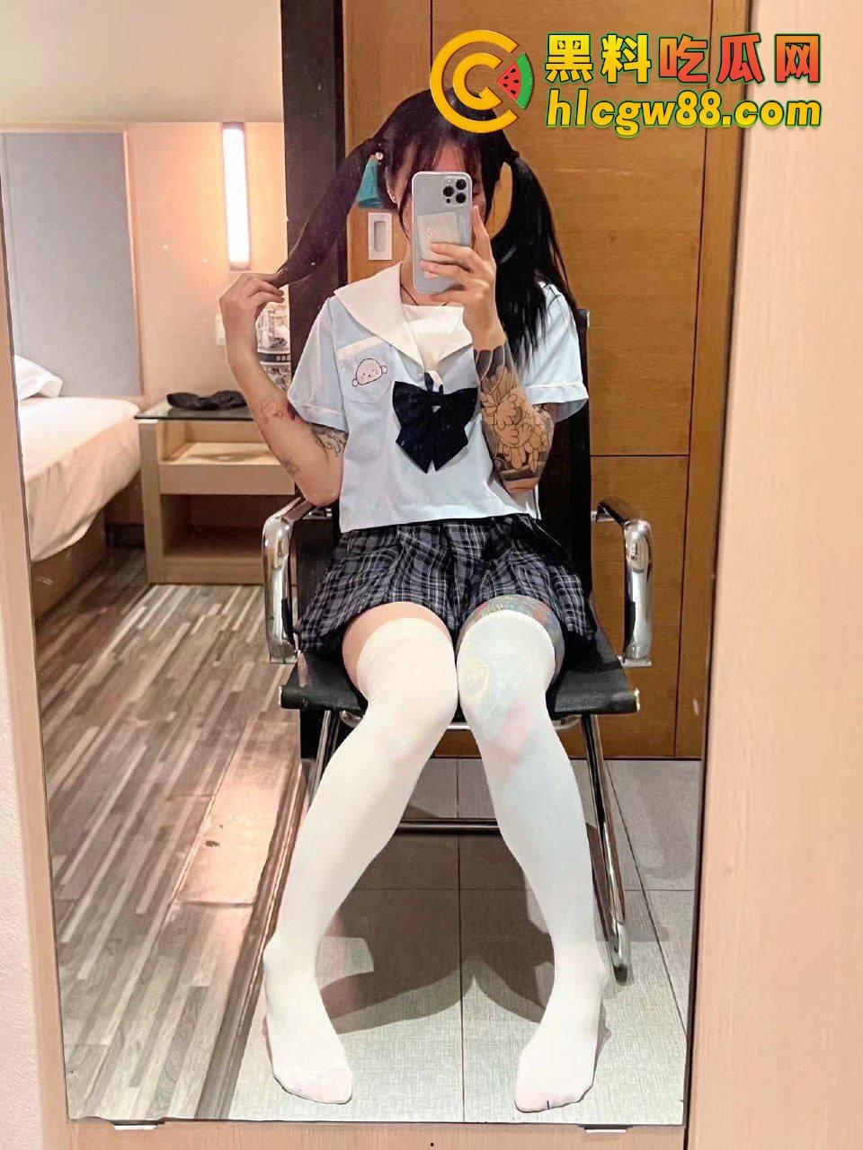 江西南昌双马尾纹身骚妹『赵玉霞』高中社会小萝莉，花臂花腿抓着马尾后入狂蹬，满背锦鲤纹身！