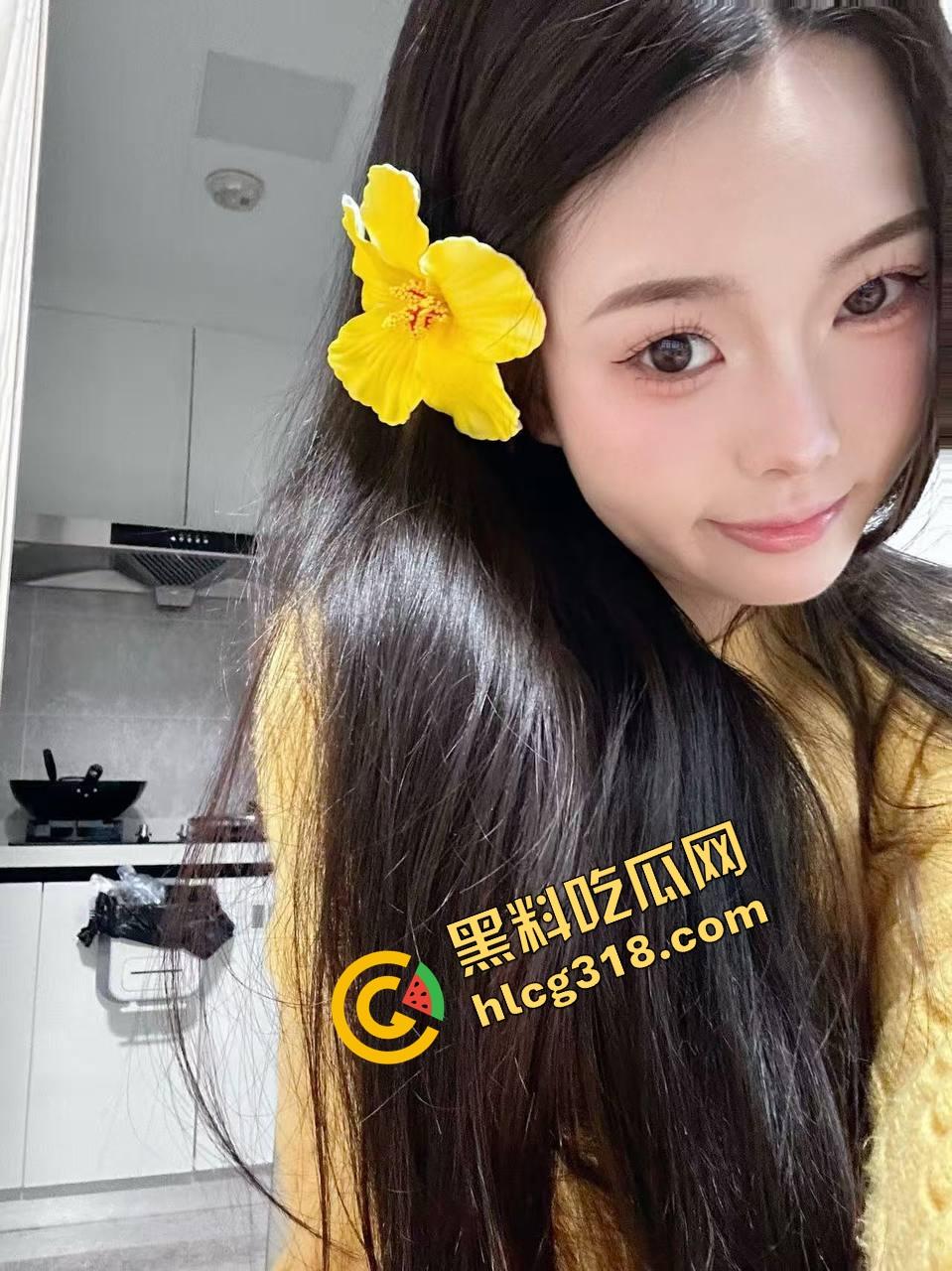 郑州街头惊现全裸妹子游街,任务完成得太彻底,帽子叔叔追着递毛巾,妹子边跑边喊我是主人的狗!