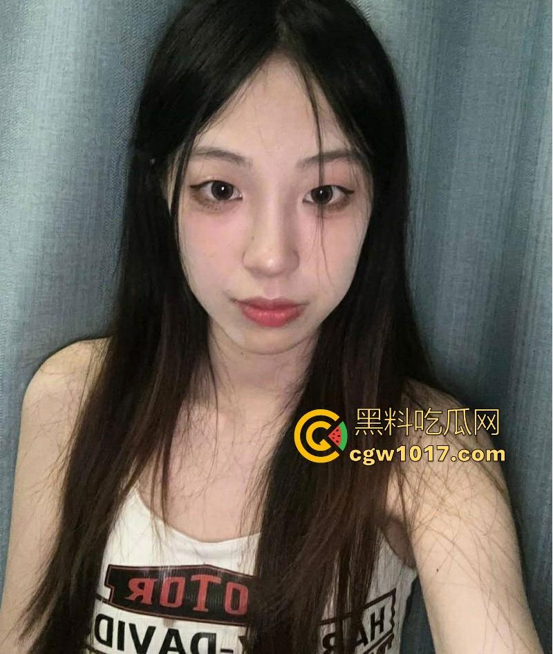 深圳职业学院反差骚学妹【李文萱】大眼骚妹一枚背着男友出轨,东窗事发现任男友把不雅视频曝光!