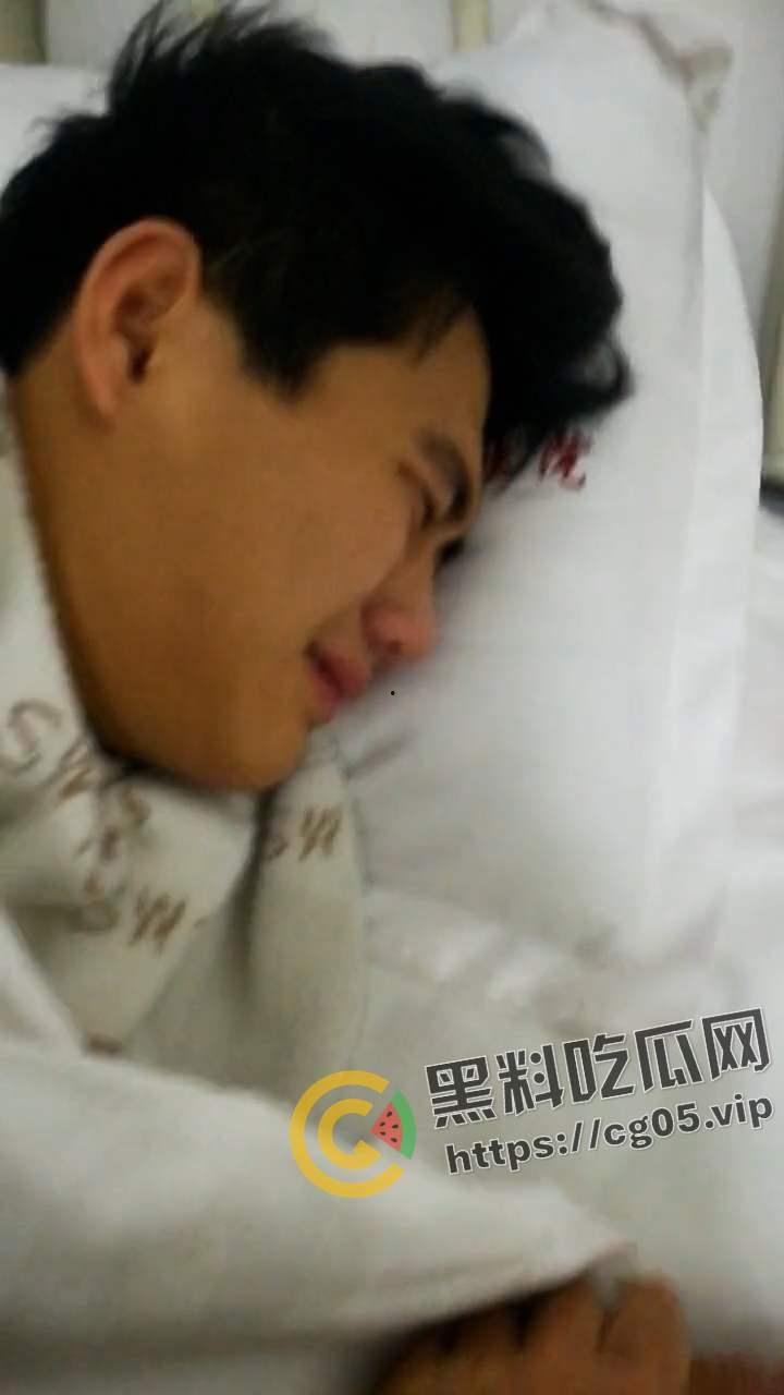 辽宁营口大石桥第二高级中学 男生在卫生间遭遇霸凌围殴 事后校方和打人家长不承认 现在孩子精神出现异常