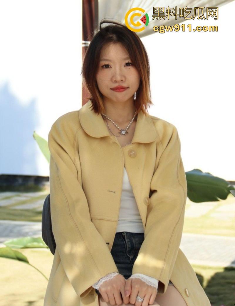 成都淫骚渣女【秦回慧】出轨视频被男友曝光，镜前后入自拍浪叫，女上骑乘臀浪翻滚，妥妥的反差母狗！