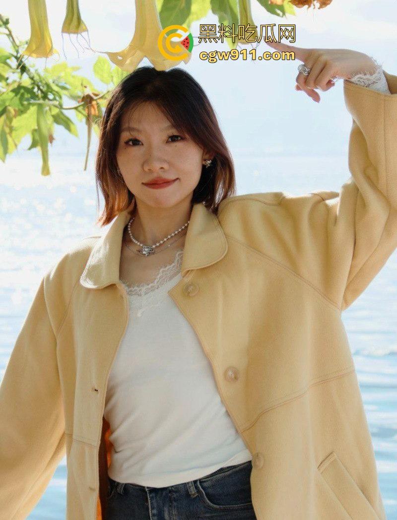 成都淫骚渣女【秦回慧】出轨视频被男友曝光,镜前后入自拍浪叫,女上骑乘臀浪翻滚,妥妥的反差母狗!