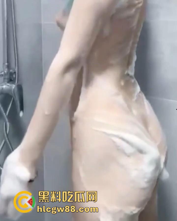 抖音极品性感网红【pop】细腰丰臀巨乳 清纯韵味满足 趴在床上为大哥口交骑乘!