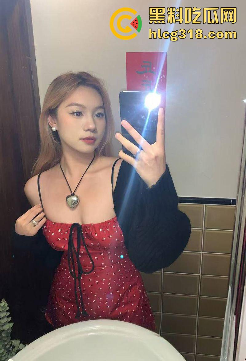 人间清醒好兄弟,高校男子贡献长腿女友,带室友群p轮奸爆操,反正也不能结婚,何不用她社交呢!