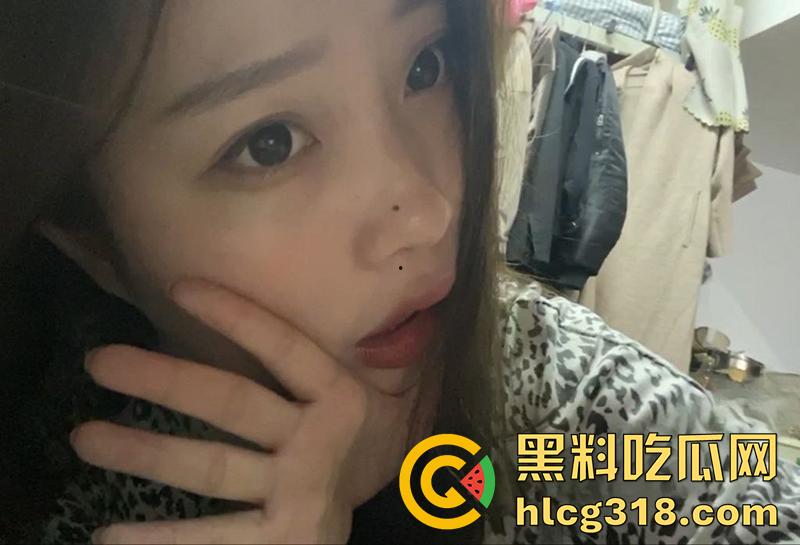 人间清醒好兄弟,高校男子贡献长腿女友,带室友群p轮奸爆操,反正也不能结婚,何不用她社交呢!