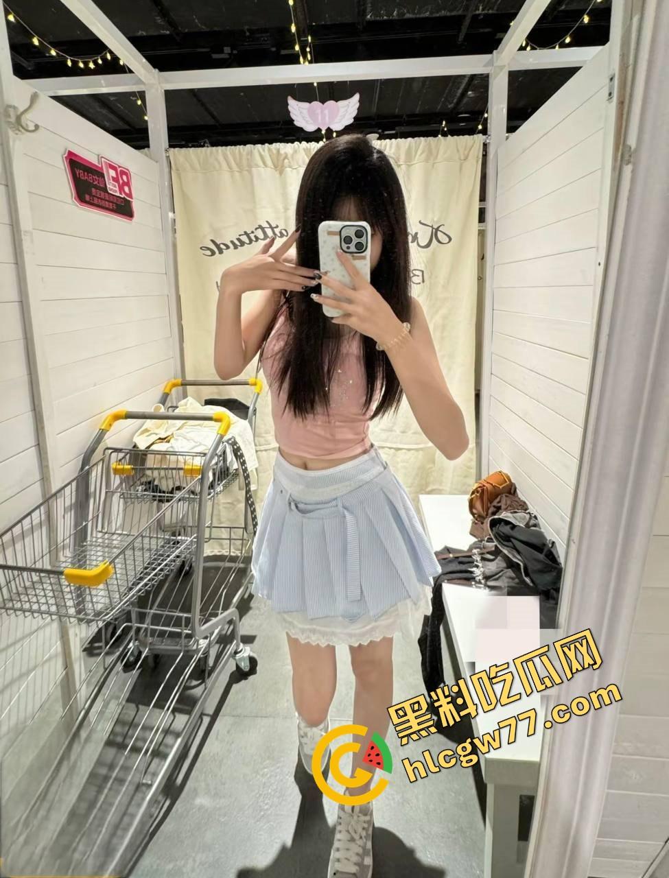 抖音网红『小痞太帅了』私拍流出!清纯女神变母狗 黑丝自慰淫水狂喷,金主无套后入猛操嫩穴!