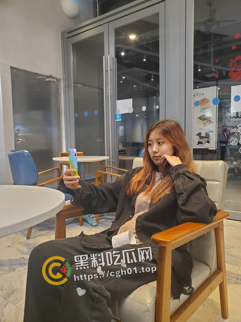 谁的女神又是谁的精盆！舔狗觉醒将女神手机私密视频流出 掐着脖子被顶到底 女神和舔狗都要哭出来了