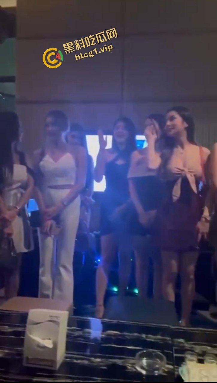 欢迎来到非诚勿扰海选现场!看各位女嘉宾如何风骚 体验金主既视感!