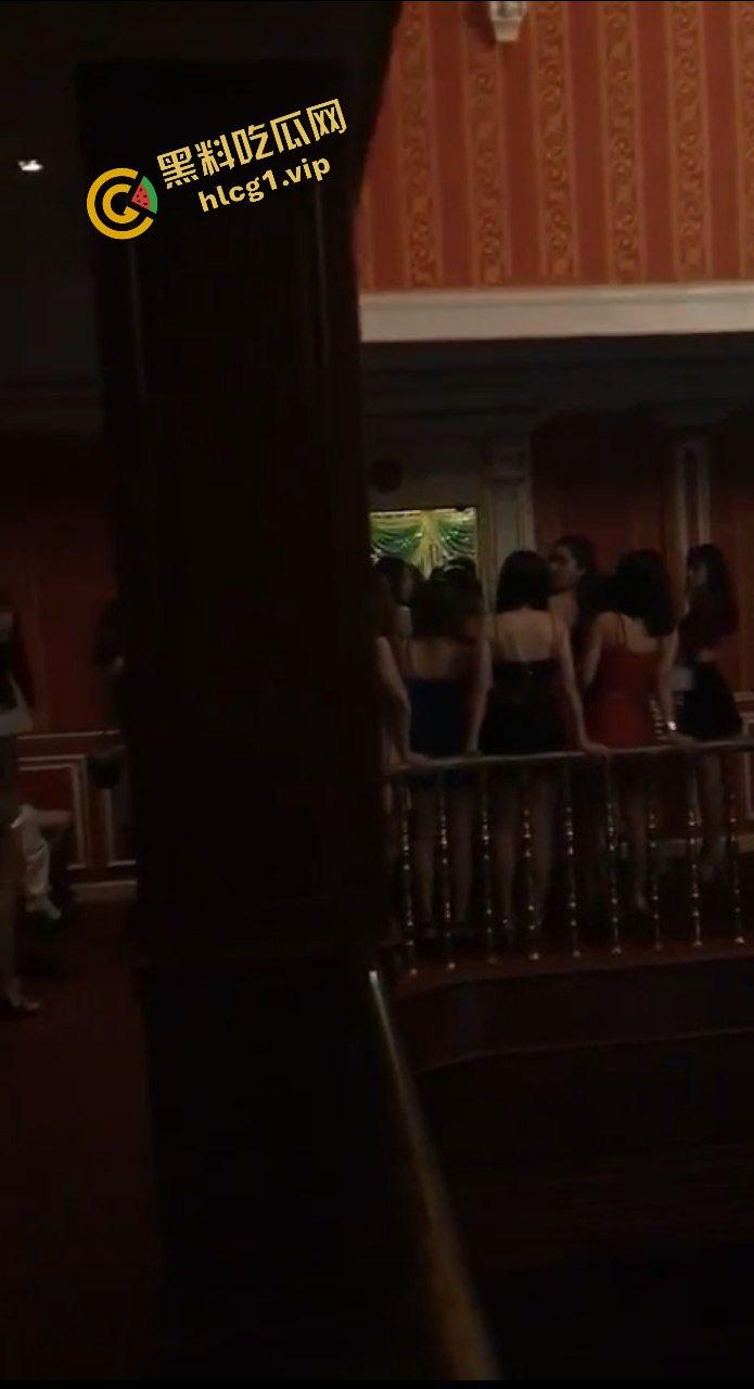 欢迎来到非诚勿扰海选现场!看各位女嘉宾如何风骚 体验金主既视感!