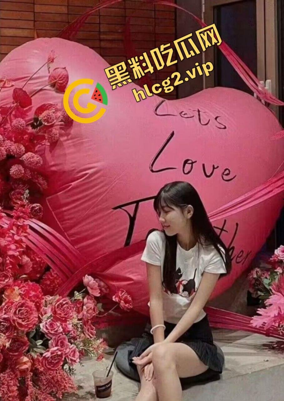 南京大学高颜值清纯大学生妹子『万慧书』被偷拍性爱视频泄露!娇喘声撩人主动骑乘扭动被男友无套猛插!