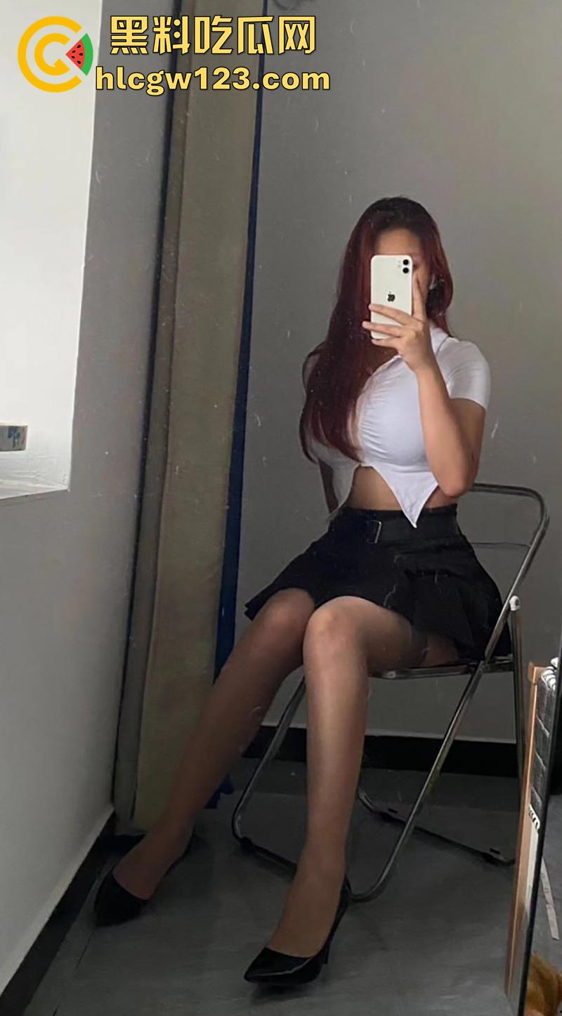 上戏翘臀女神【于子晏】,播音系24级骚母狗,背着男友网恋约炮,被当成母狗操还被曝光!