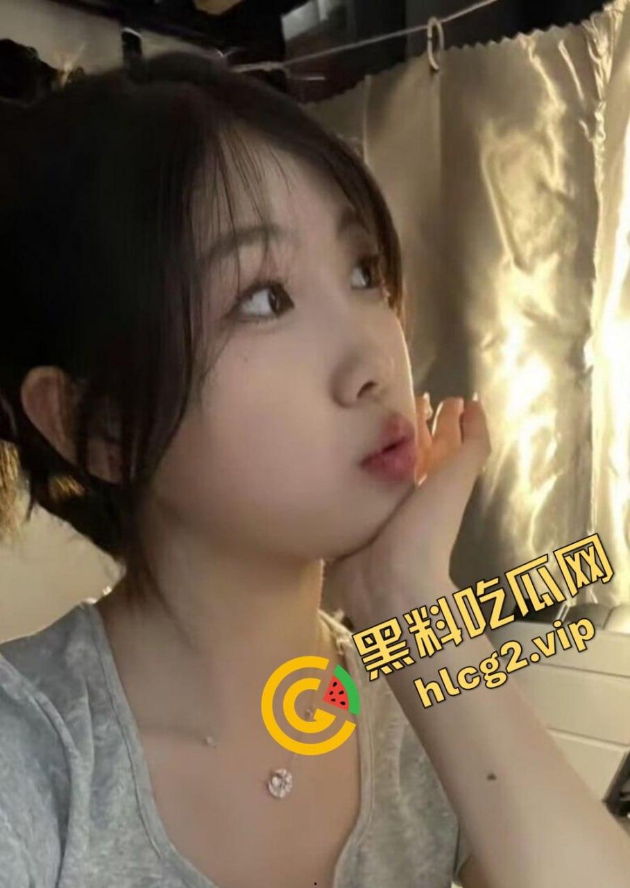 南京大学高颜值清纯大学生妹子『万慧书』被偷拍性爱视频泄露!娇喘声撩人主动骑乘扭动被男友无套猛插!